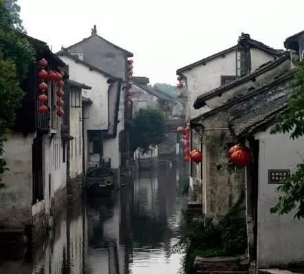 吴雅婷带娃看欧阳娜娜演奏会，姐弟俩近照曝光，长相神似超可爱